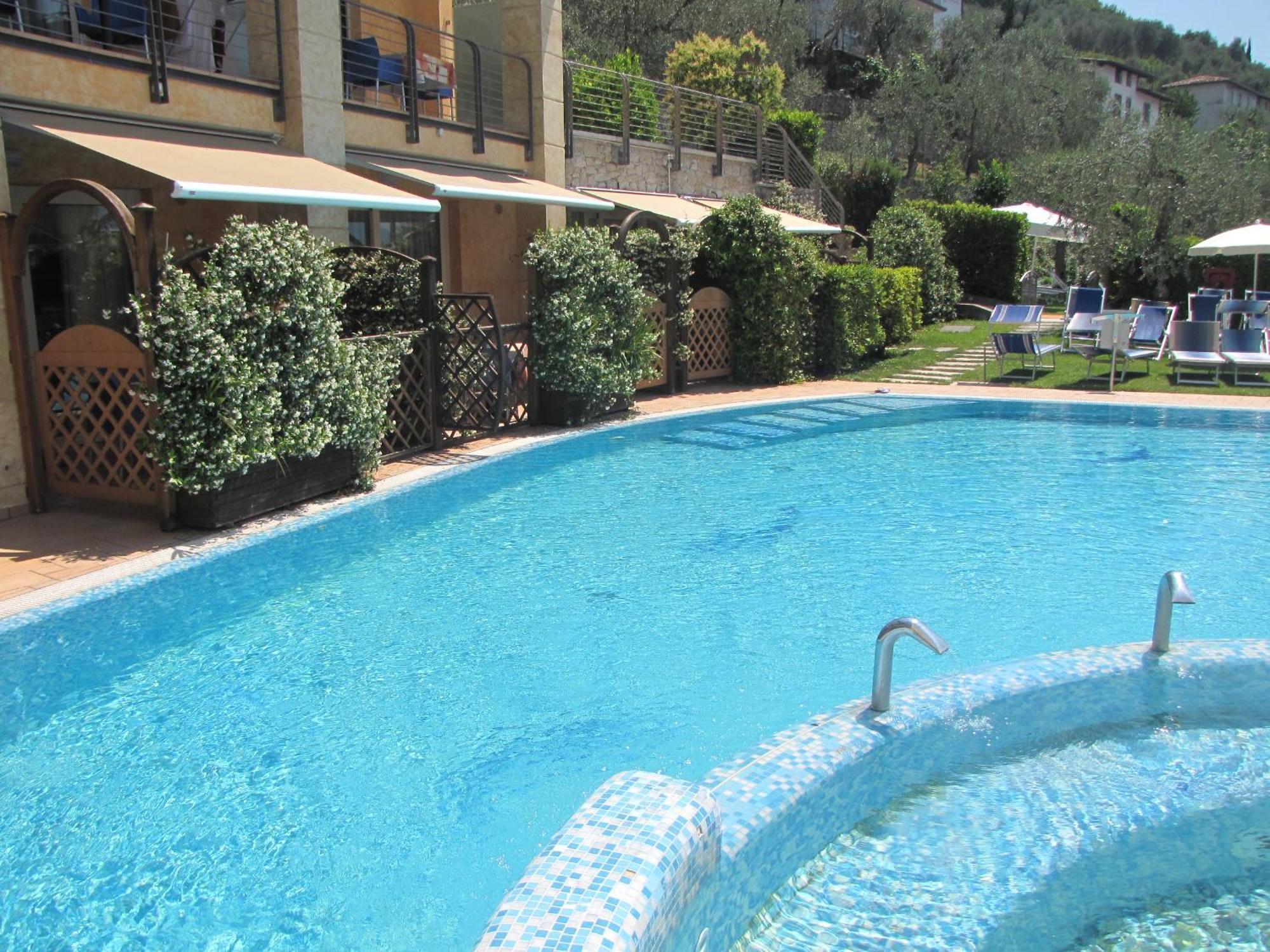 Penthouse Casa Alkea Masse Lake View ブレンゾーネ エクステリア 写真